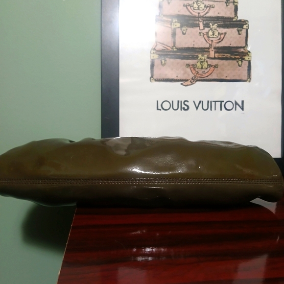 NWOT Liz Claiborne Leather Clutch - Picture 3 of 10